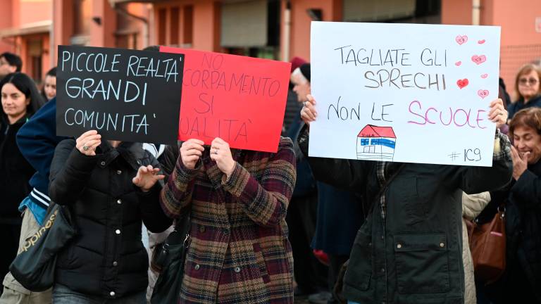 Forlì, accorpamento con Ic 4: protesta di genitori e bambini a Villafranca FOTOGALLERY