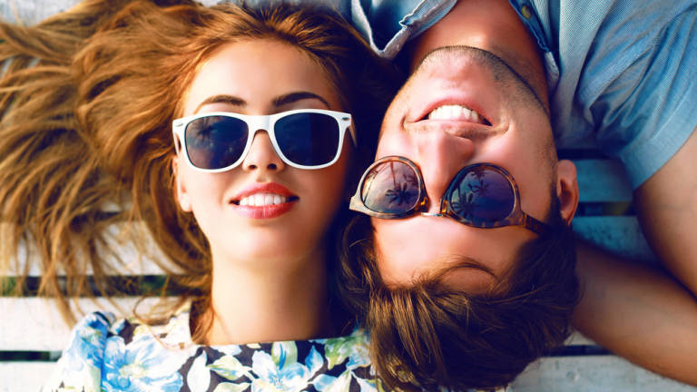Quando sono stati inventati gli occhiali da sole: la storia