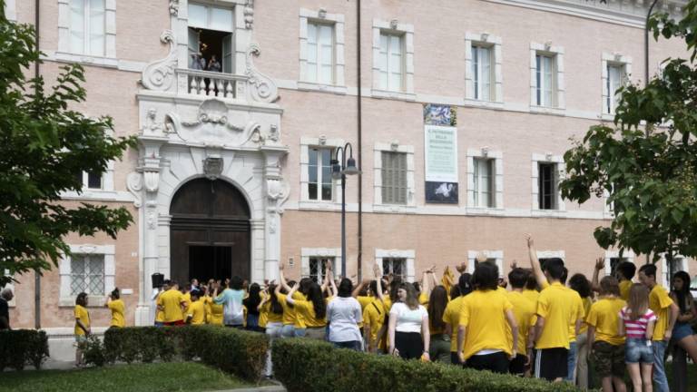Ravenna, Lavori in Comune: le magliette gialle consegnate a oltre 700 partecipanti