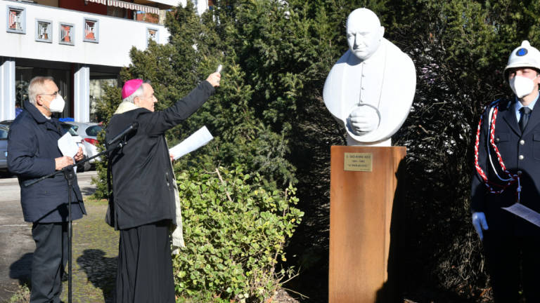 Forlì, lo scoprimento del busto di Giovanni XXIII