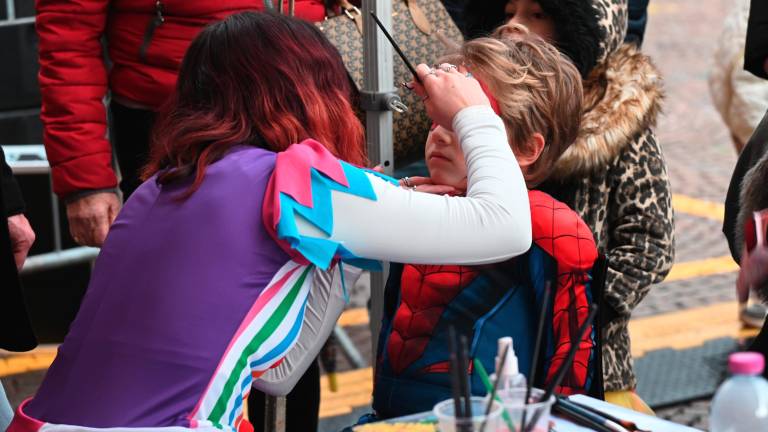 Forlì. “Il Carnevale dei desideri” ha riempito piazza Saffi con spettacoli, musica, colori e tanta allegria FOTOGALLERY