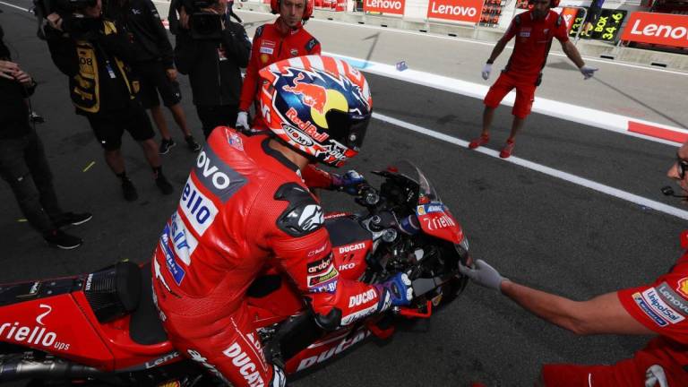 MotoGp, Quartararo in pole, male Dovi e Vale