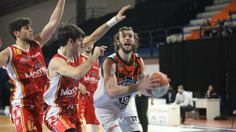 Basket B, ricorso Tigers contro i due turni di squalifica a Chiappelli