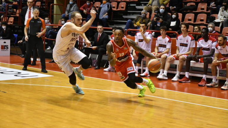 Basket A2, l'Unieuro torna alla vittoria con Nardò (84-77)