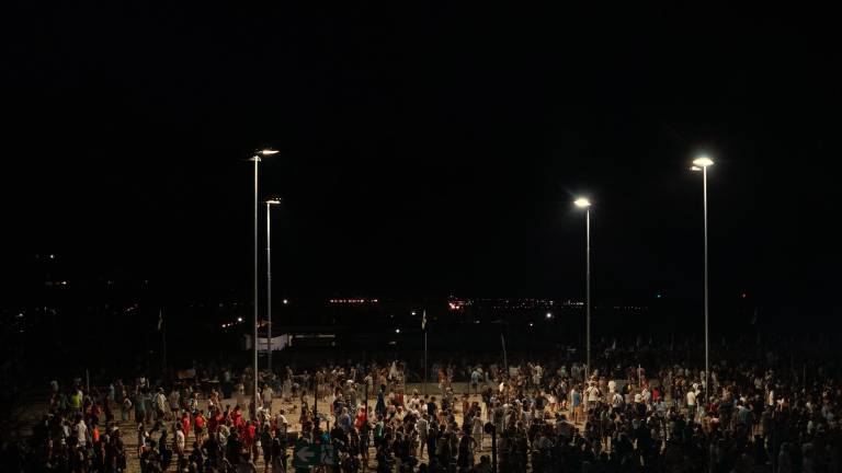 Cesenatico, lo spettacolo dei 550 droni incanta la spiaggia FOTOGALLERY