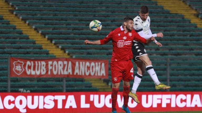Calcio C, Colpo Cesena ad Ancona con il 17° gol di Corazza: Pagherò la cena a tutti, in particolare a Cristian Shpendi VIDEO