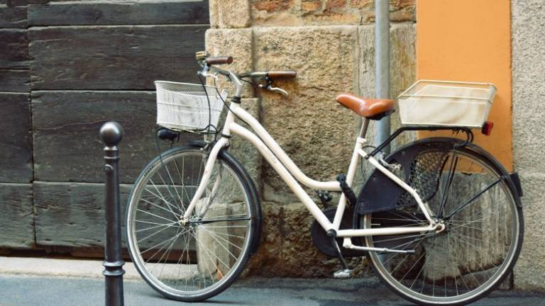 Forlì, ladro di bici a 83 anni. Denunciato dalla polizia