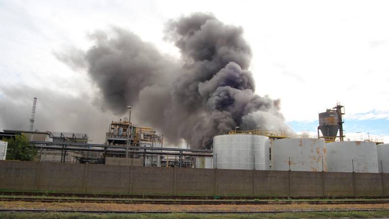 Ravenna, incendio al polo chimico VIDEO GALLERY