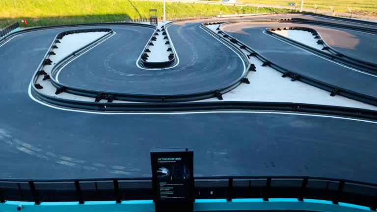 Imola, adrenalina e tecnologia per correre nel nuovo kartodromo di “theway” costruito in 498 giorni VIDEO E FOTOGALLERY