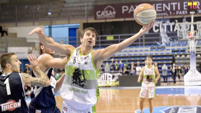 Basket B play-off, Faenza confida nel Pala Cattani in garatre con Ruvo