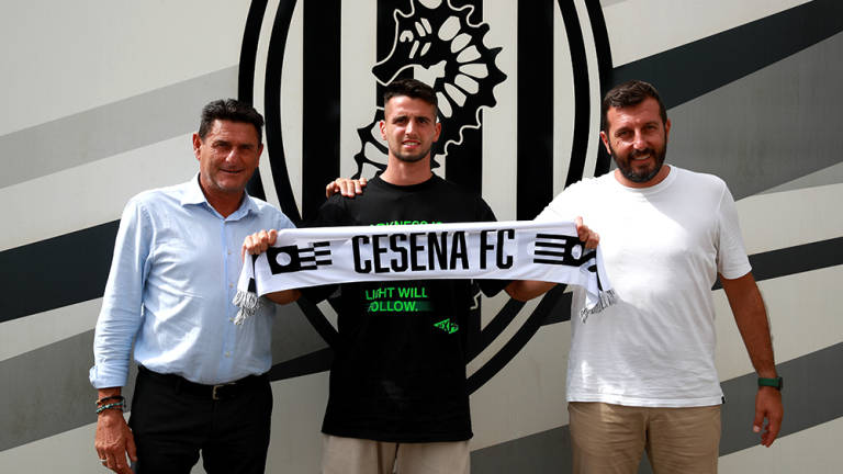 Calcio C, il Cesena ha annunciato l'ingaggio di Luca Coccolo: il difensore ha firmato un biennale