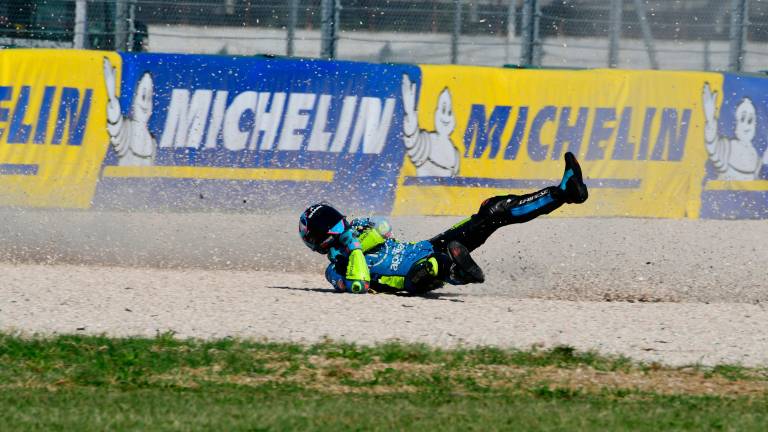 MotoGp a Misano, Fernandez cade mentre prova a tenere il ritmo di Marc Marquez - Gallery