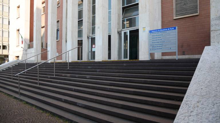 Forlì, l’operatore della Cri accusato di omicidio volontario continuato, aggravato dalla premeditazione