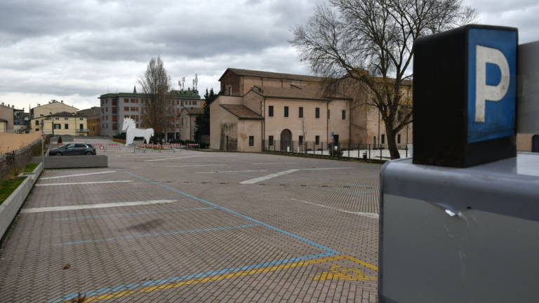 Forlì, si può ancora parcheggiare su una porzione di terrazza al Montefeltro