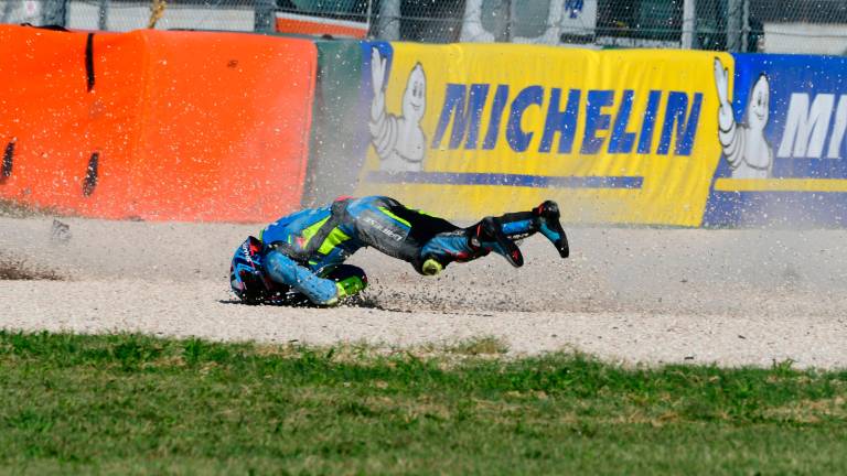 MotoGp a Misano, Fernandez cade mentre prova a tenere il ritmo di Marc Marquez - Gallery