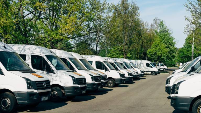 Servizi di noleggio: boom di ricerche online per i furgoni a 9 posti