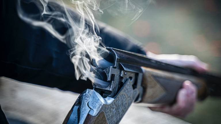 Forlì, 15enne ferito al volto da un fucile da caccia: il padre assolto dal reato di omessa custodia