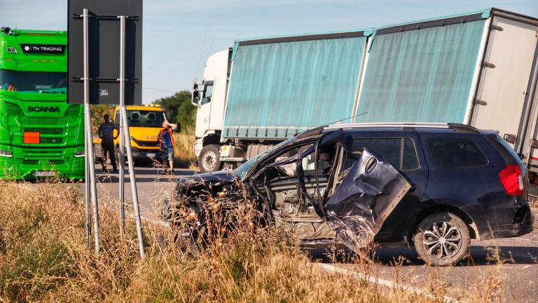 Scontro tra auto e tir sulla Romea: mamma e due gemelli in ospedale