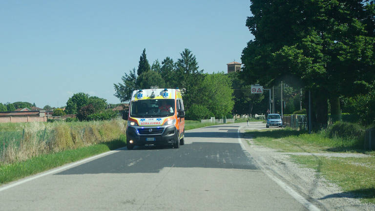 Ravenna, paura per un bimbo caduto da una sedia a scuola a San Pancrazio