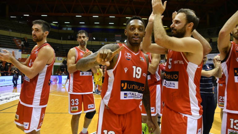 Basket A2, la fotogallery di Unieuro-Givova 74-64