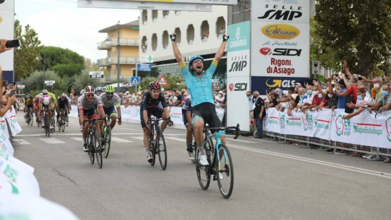 Ciclismo, Felline conquista in volata il Memorial Pantani