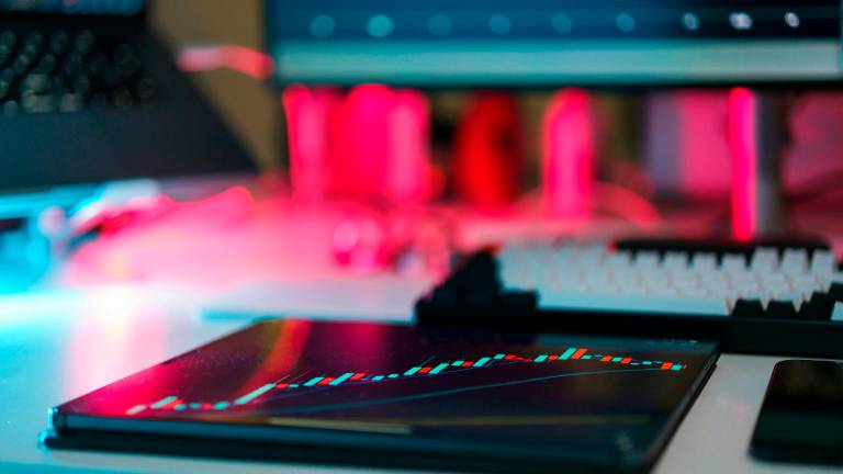 Come gli eventi globali influenzano i mercati valutari e le opportunità di investimento