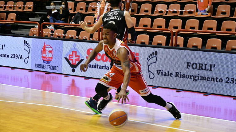 Basket A2, la gallery di Unieuro Forlì-Bertram Tortona 83-71