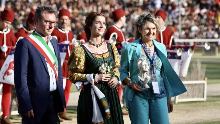 Faenza, la domenica del Palio del Niballo parte con le dame e i cavalieri