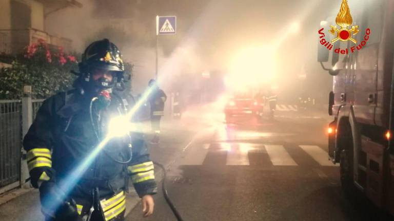 San Mauro Pascoli. Due auto a fuoco nella notte