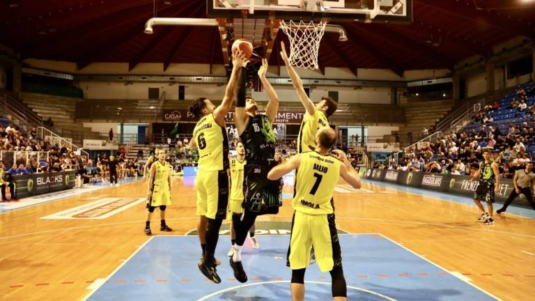 Basket B, Blacks, una domenica d'alta quota a Jesi