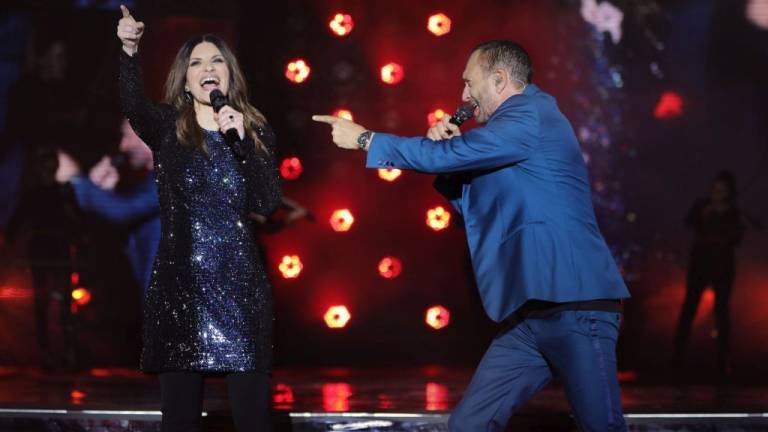 Laura Pausini e Biagio Antonacci in concerto a San Siro - VIDEO