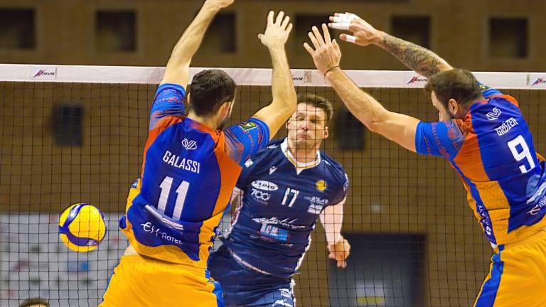 Volley Superlega, Consar al lavoro, ma ci sono ancora 6 giocatori positivi