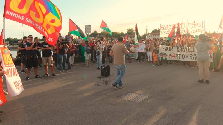 Ravenna. In darsena la protesta contro il traffico di armi FOTOGALLERY FIORENTINI
