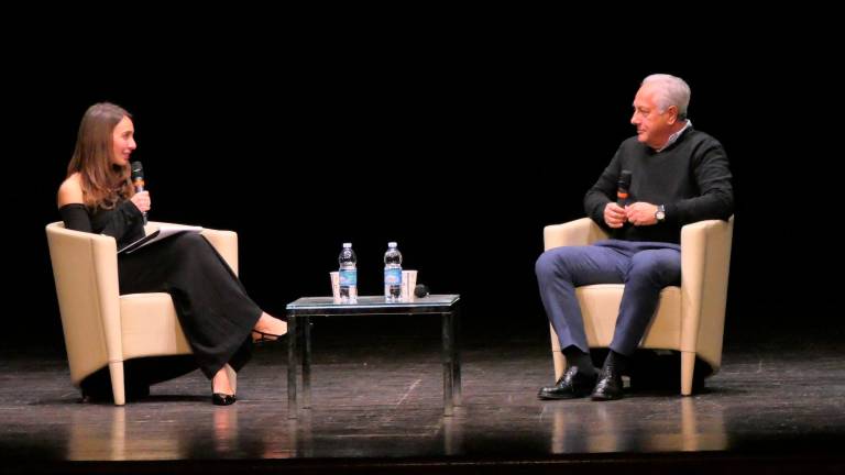 Imola, teatro gremito per ascoltare il ct della Nazionale di pallavolo Julio Velasco e sostenere un progetto per l’Argentina FOTOGALLERY MMPH