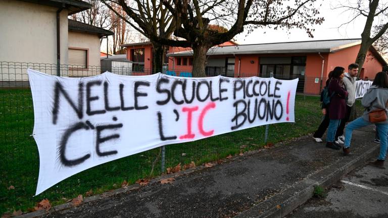Forlì, accorpamento con Ic 4: protesta di genitori e bambini a Villafranca FOTOGALLERY