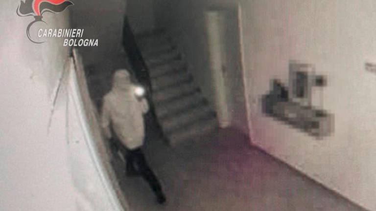 Un frame estrapolato dalla telecamera di sorveglianza