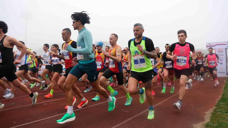 Podismo, una marea colorata al via della “Attraverso Cesenatico” VIDEO GALLERY