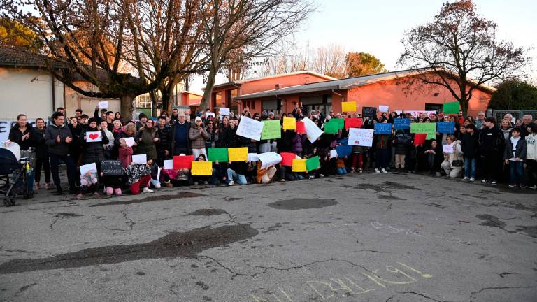 Forlì, accorpamento con Ic 4: protesta di genitori e bambini a Villafranca FOTOGALLERY