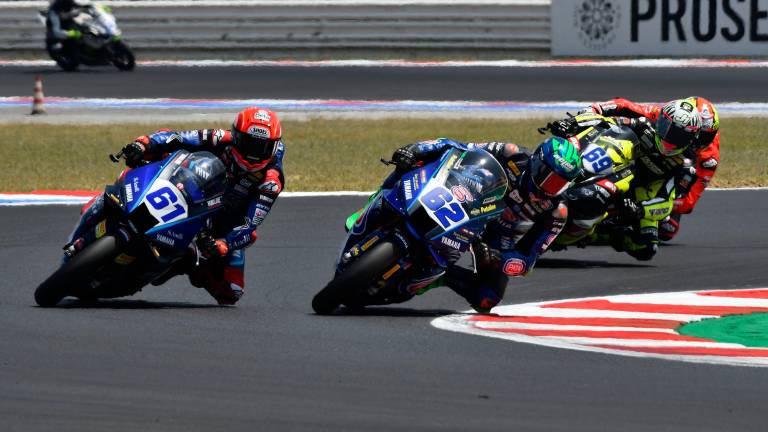 A destra Manzi (numero 62) e Öncü (61) i due rivali per il titolo Supersport