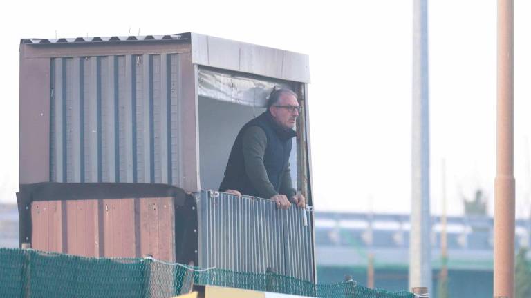 Pietro Tamai, direttore sportivo della Sammaurese, nel “gabbiotto” un tempo occupato da Cristiano Protti foto zanotti