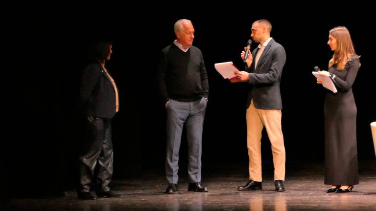 Imola, teatro gremito per ascoltare il ct della Nazionale di pallavolo Julio Velasco e sostenere un progetto per l’Argentina FOTOGALLERY MMPH