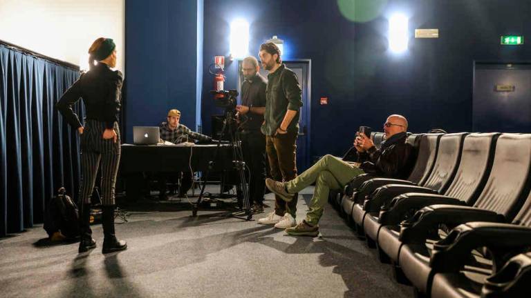 Una folla a Cesena per il casting di “Tornando a Est”, il nuovo film con Lodo Guenzi