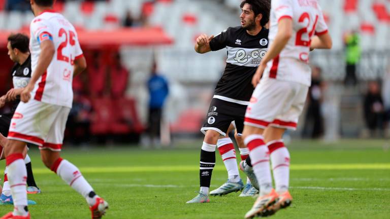 Cristian Shpendi nel corso del match perso a Bari, il primo senza gol realizzati (Rega)