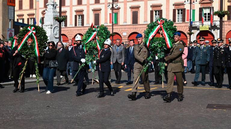 Forlì. Liberazione, celebrazioni nel segno della memoria in piazza Saffi GALLERY