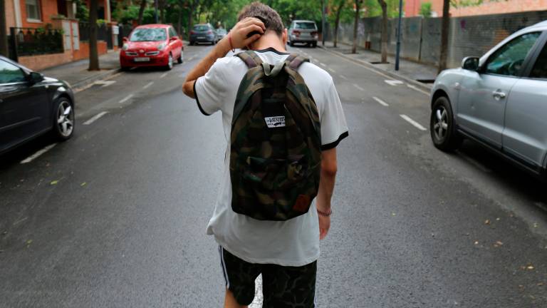 Ravenna, minacce col coltello all’uscita della scuola: 15enne arrestato