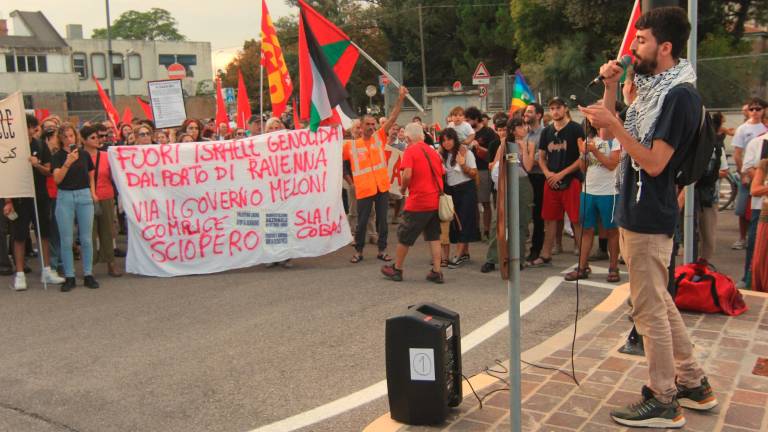 Ravenna. In darsena la protesta contro il traffico di armi FOTOGALLERY FIORENTINI