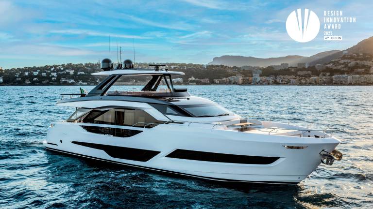 Forlì, il nuovo Ferretti Yachts 800 vince il Design Innovation Award a Genova