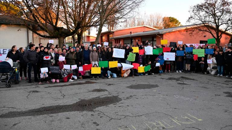 Forlì, accorpamento con Ic 4: protesta di genitori e bambini a Villafranca FOTOGALLERY