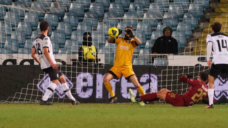 Calcio C, a Cesena c’è un portiere assente dai social e presente tra i pali. Pisseri: “Non ne ho mai sentito il bisogno”