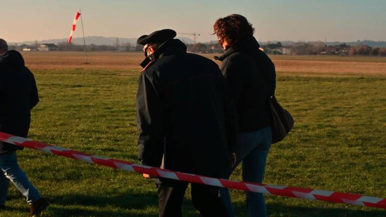Precipitano con il paracadute. Le immagini della tragedia FOTOGALLERY